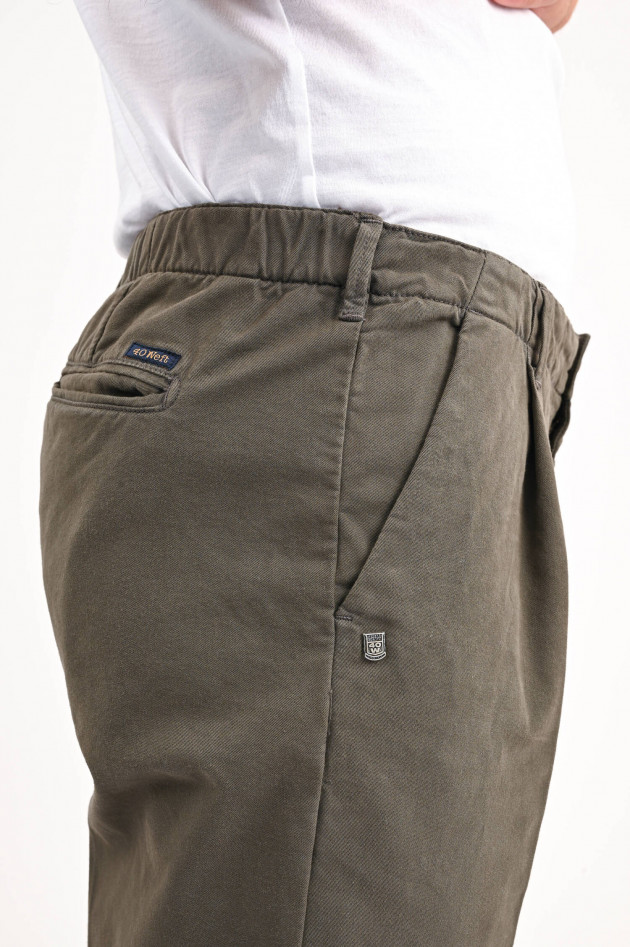 40Weft Chino JOEC aus Baumwollmix in Olivgrau