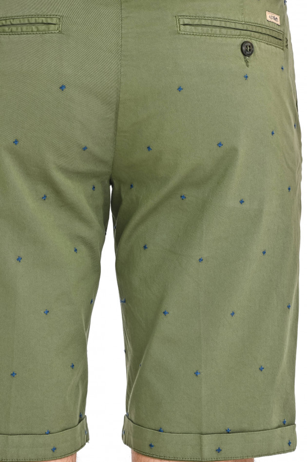 40Weft Shorts mit Stitching in Oliv