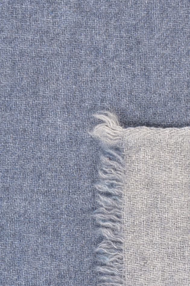 andrea's 1947 Cashmereschal in Grau/Blau