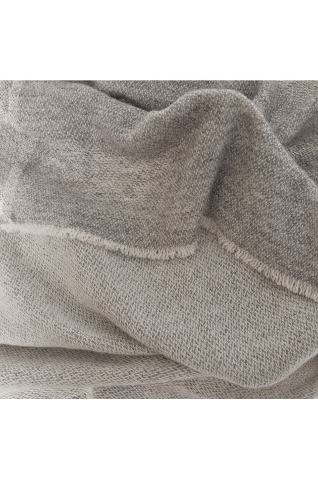 andrea's 1947 Cashmereschal in Grau