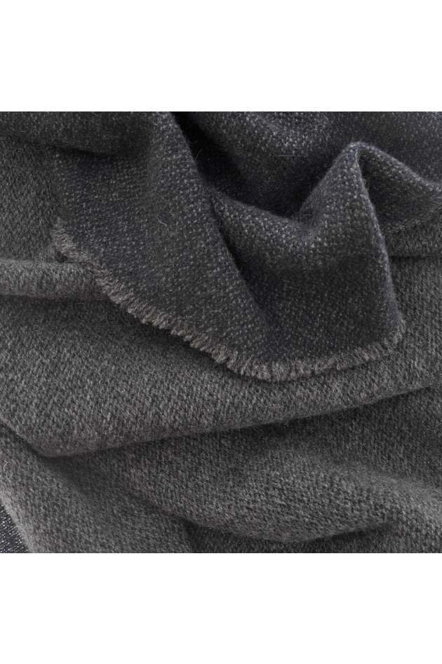 andrea's 1947 Cashmereschal in Navy