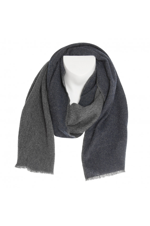 andrea's 1947 Cashmereschal in Navy