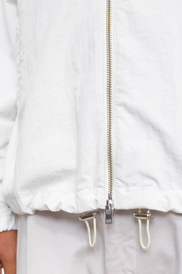Closed Windbreaker in Ecru