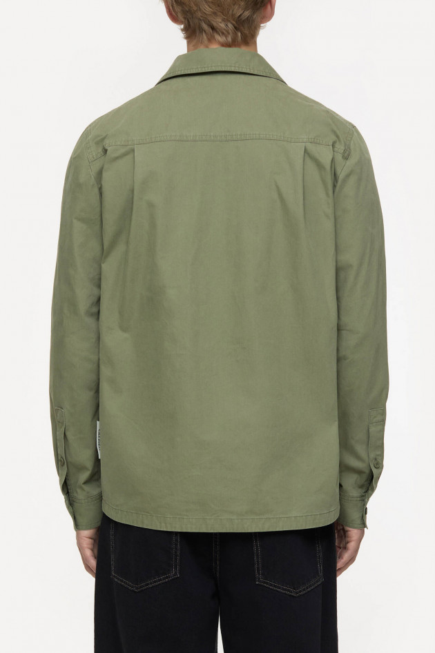 Closed Overshirt in Oliv