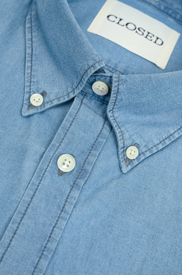 Closed Denim-Hemd mit Button-Down-Kragen in Light Blue
