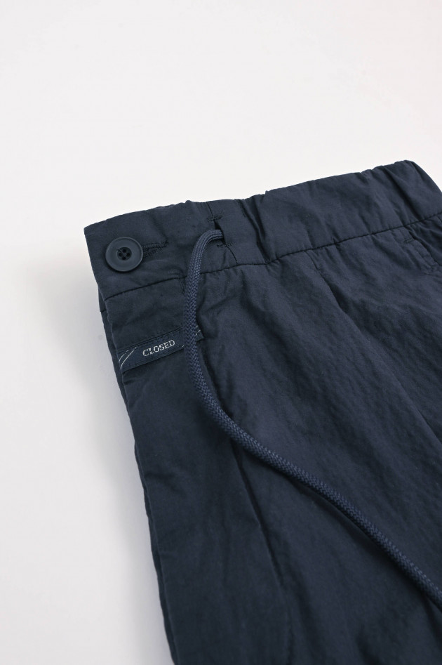 Closed Hose aus Bio-Baumwolle in Navy