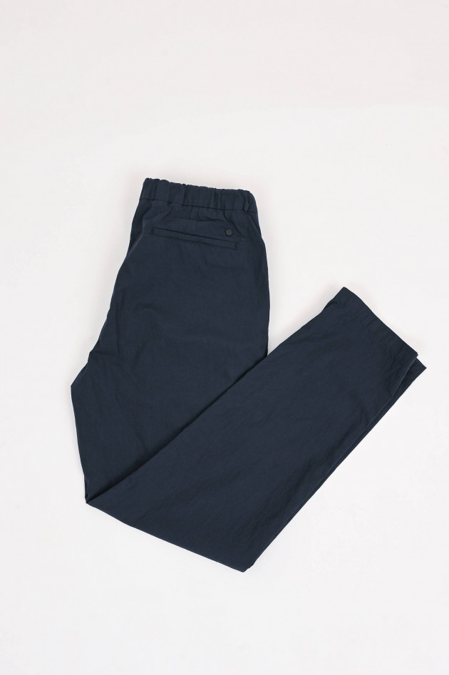 Closed Hose aus Bio-Baumwolle in Navy
