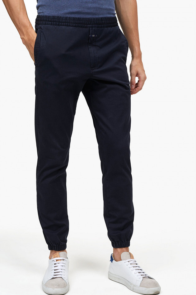 Closed Jogger - Pants in Navy