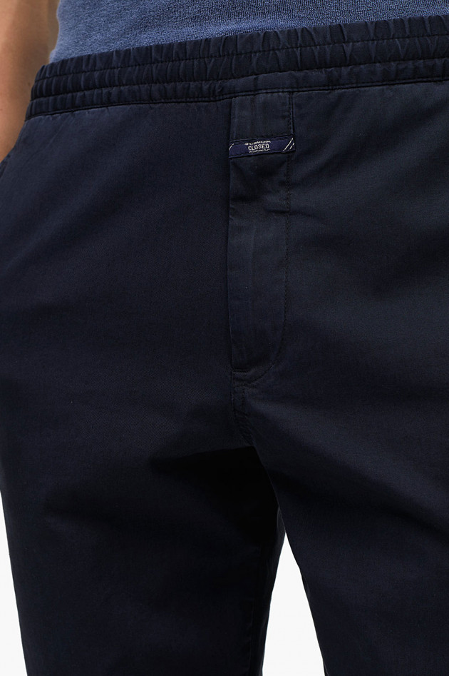 Closed Jogger - Pants in Navy