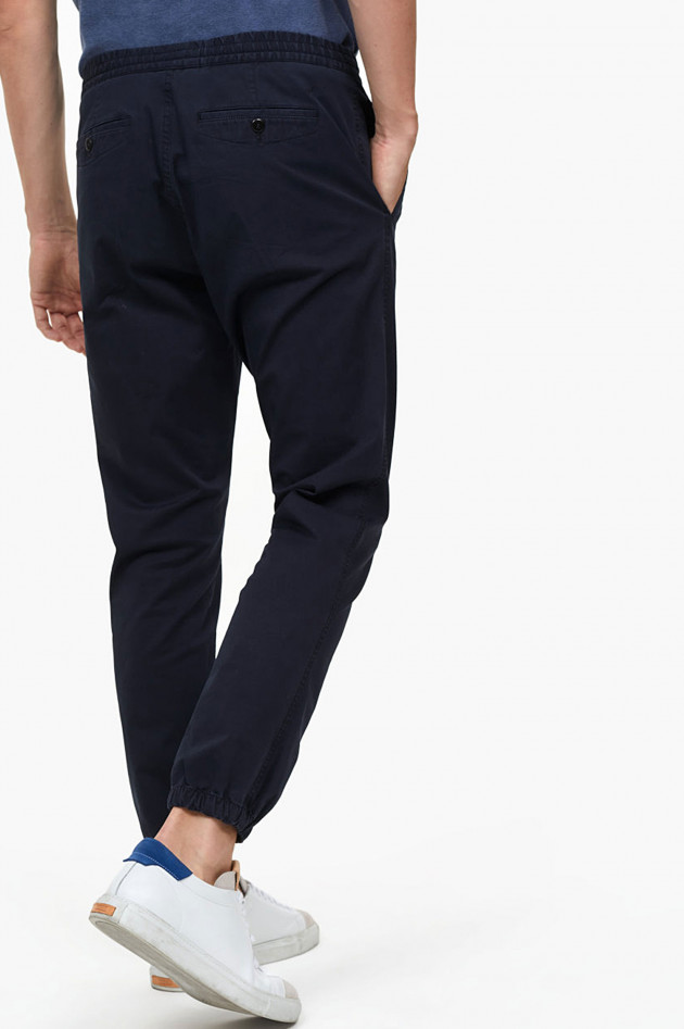 Closed Jogger - Pants in Navy