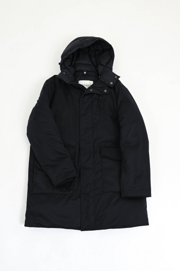 Closed Puffer Coat in Schwarz