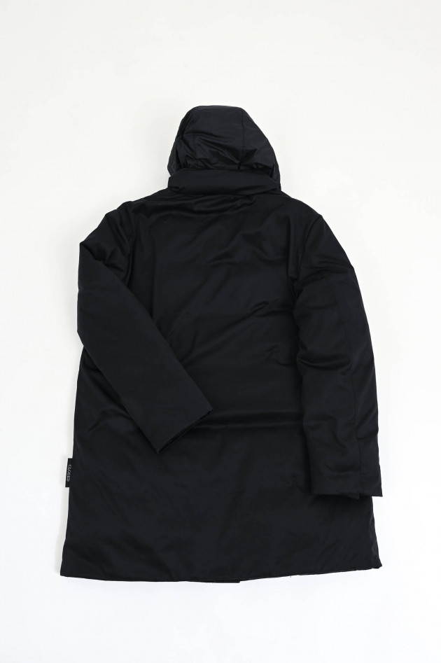 Closed Puffer Coat in Schwarz
