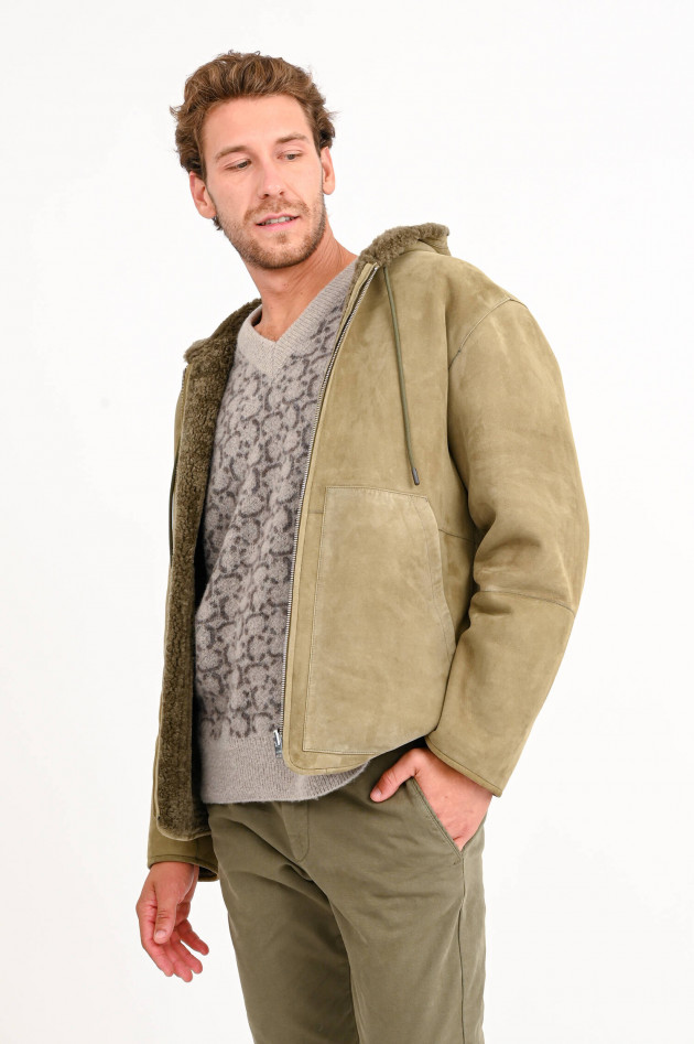 Closed Shearling-Wendejacke in Oliv