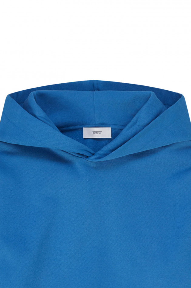 Closed Hoodie mit Label-Stitching in Blau