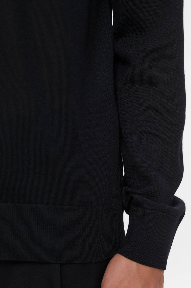 Closed Pullover mit Polokragen in Schwarz
