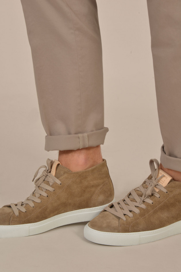 Closed Sneakers aus Veloursleder in Taupe