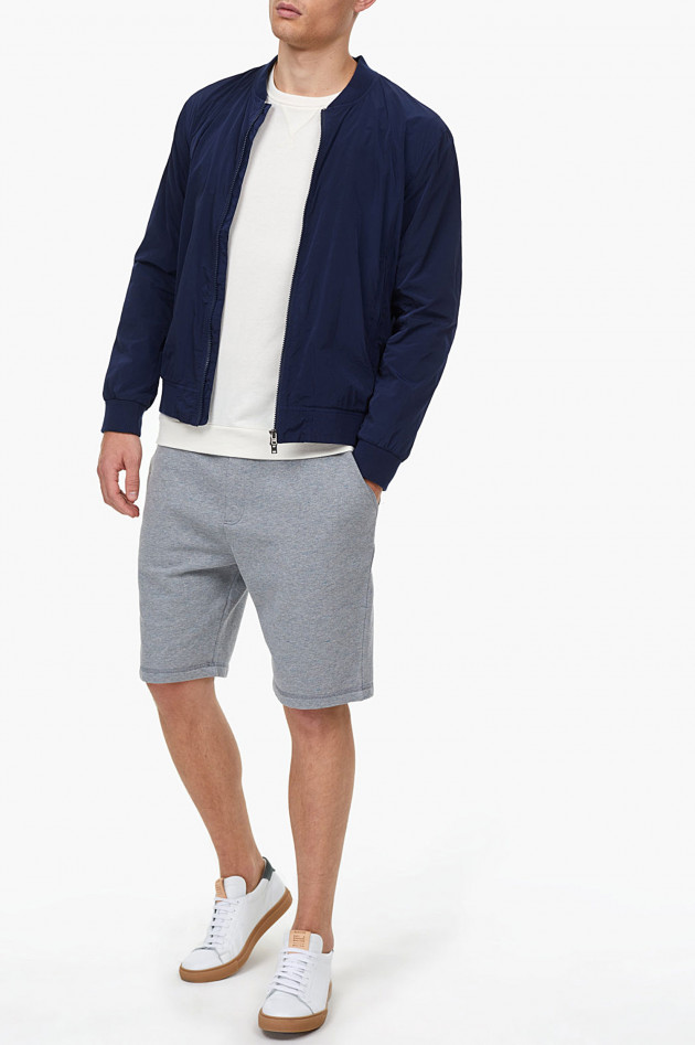 Closed Sweatshorts in Grau