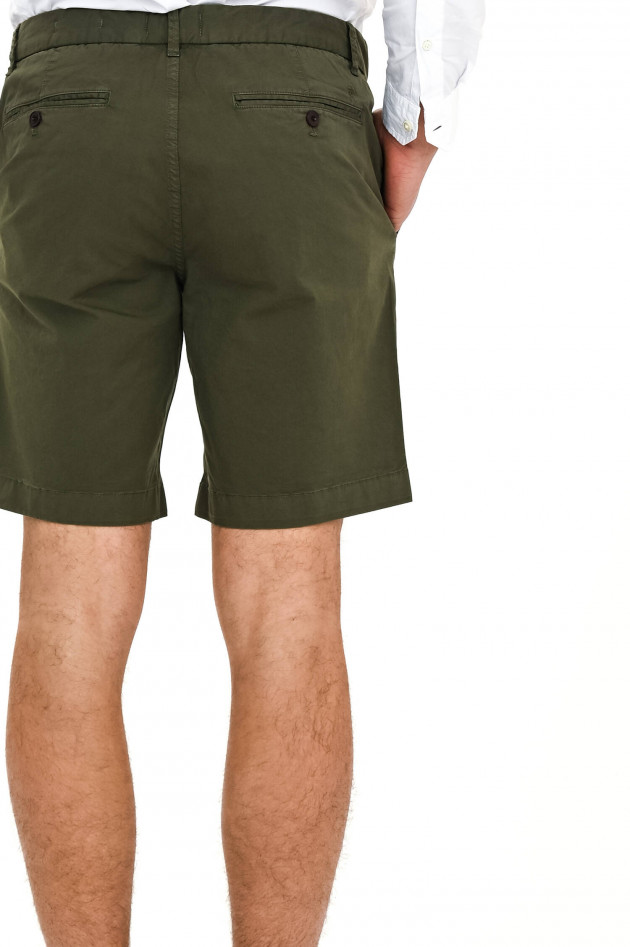 Closed Klassische Chino in Khaki