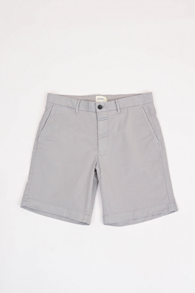 Closed Bermuda Shorts in Grau