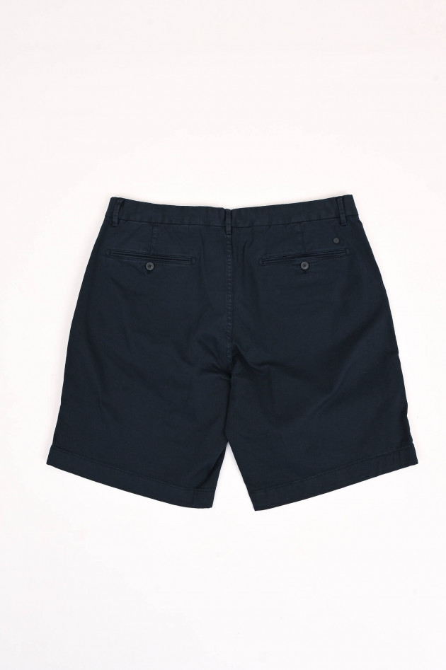 Closed Bermuda Shorts in Navy