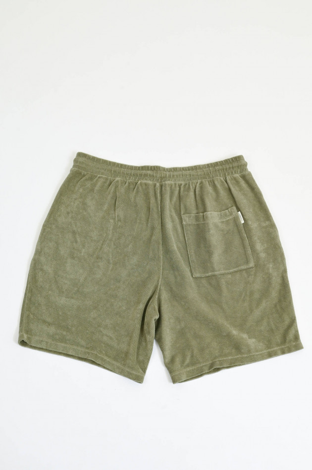 Closed Frottee-Bermudashorts in Chino Green