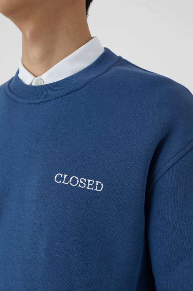 Closed Jersey Sweatermit Logo Print in Mittelblau