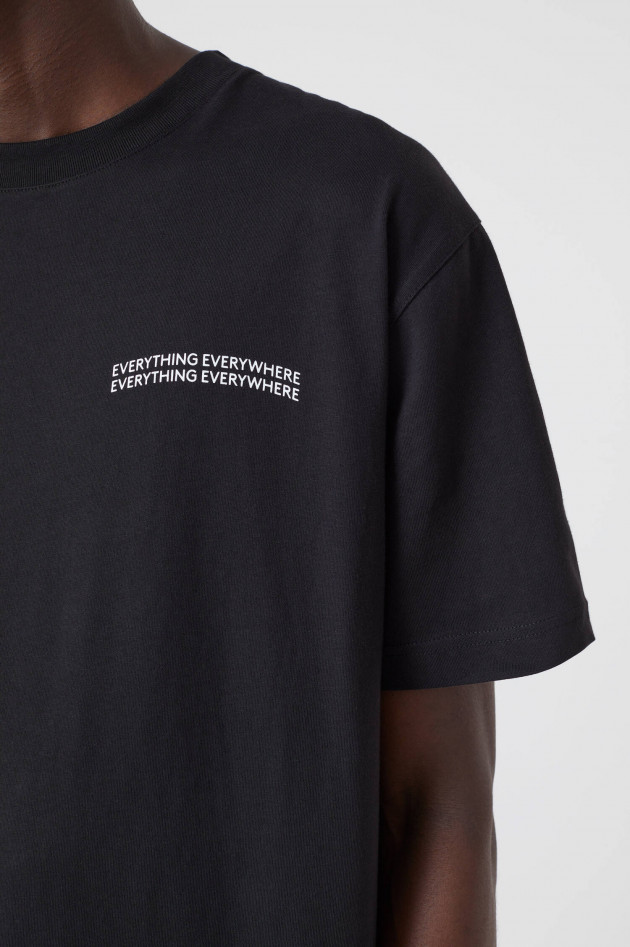 Closed T-Shirt mit Schriftzug in Schwarz