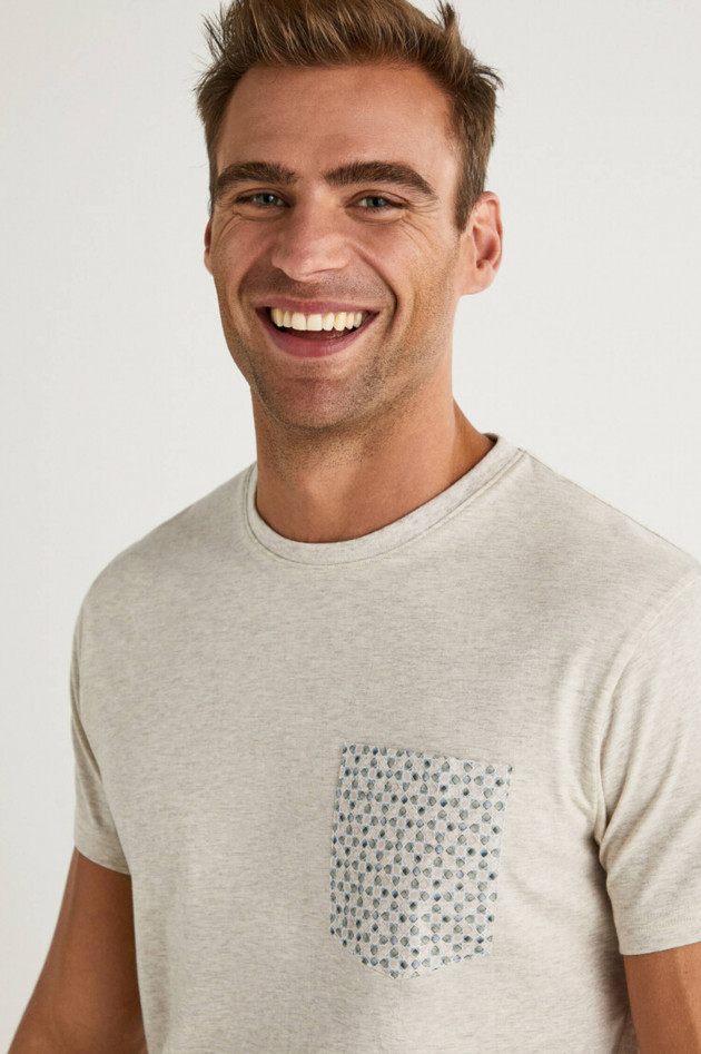 Hackett London T-Shirt mit gemusterter Brusttasche in Beige