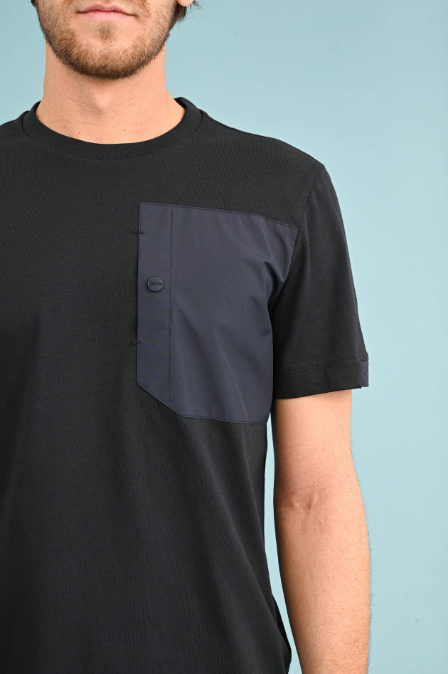 Herno T-Shirt mit XL-Brusttasche in Navy