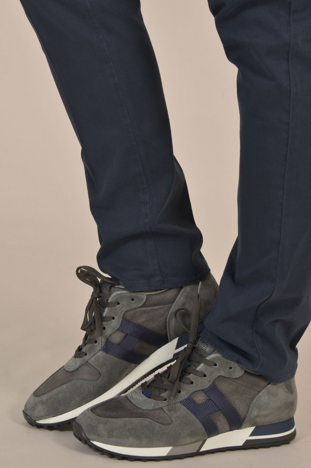 Hogan Sneakers aus Veloursleder in Grau/Blau