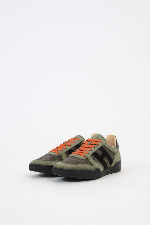 Hogan Sneakers aus Veloursleder in Oliv/Orange