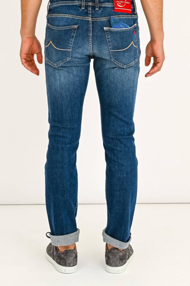 Jacob Cohën Jeans mit Kontrastnaht in Dunkelblau