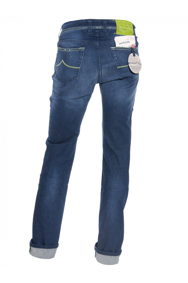 Jeans Mittelblau mit Farbakzenten