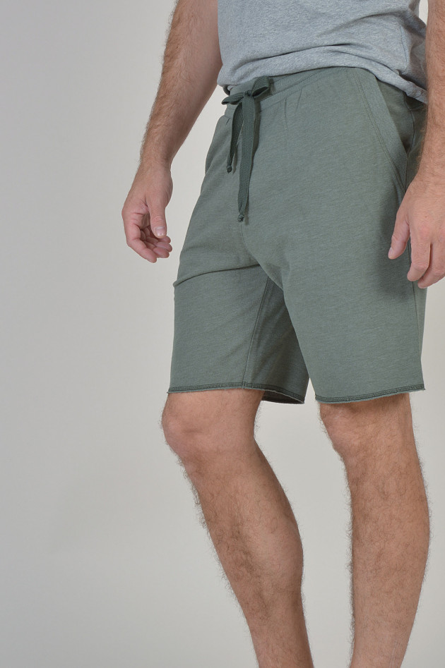 Juvia Shorts in Oliv