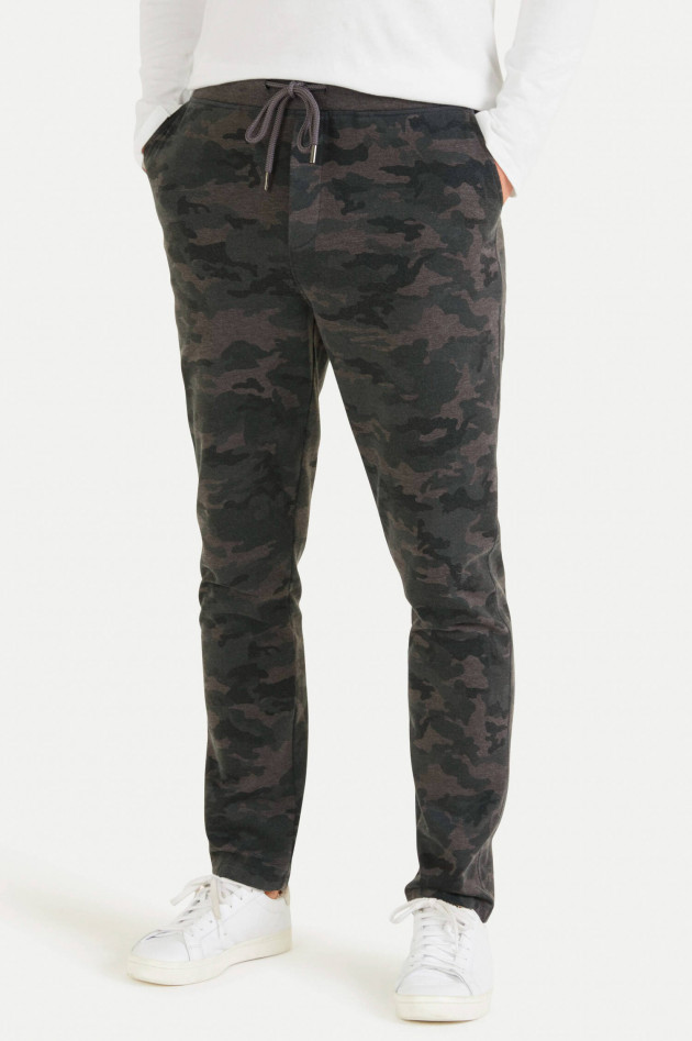 Juvia Sweatpants im Camouflage-Design