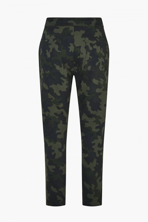 Juvia Sweatpants TILL im Camouflage-Design in Grün