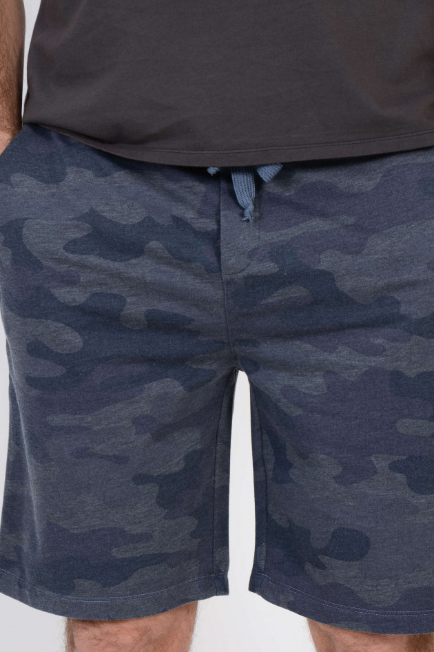 Juvia Shorts in Camouflage gemustert