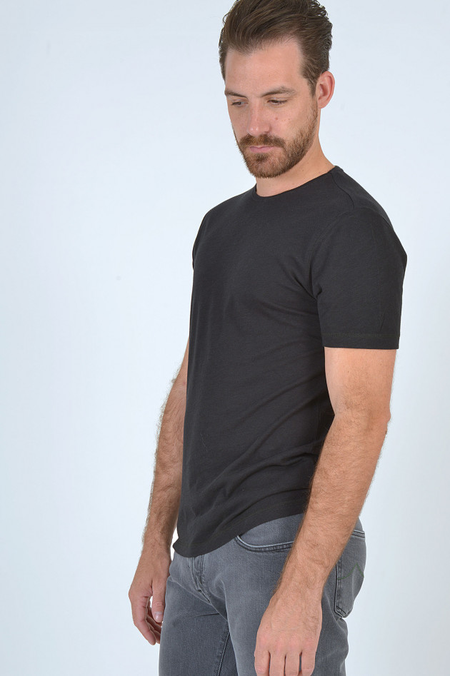 Juvia T-Shirt in Schwarz