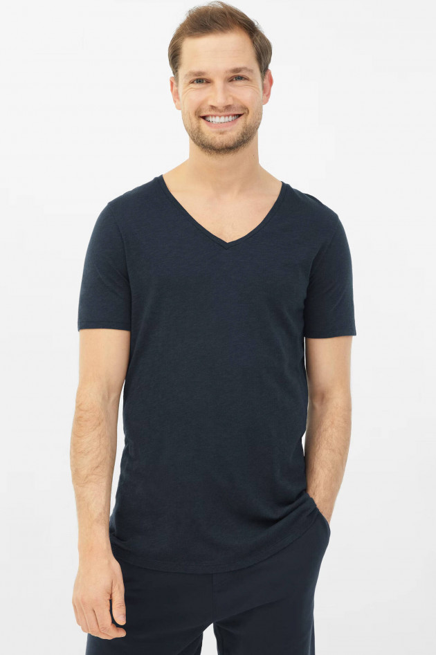 Juvia T-Shirt mit V-Ausschnitt in Navy