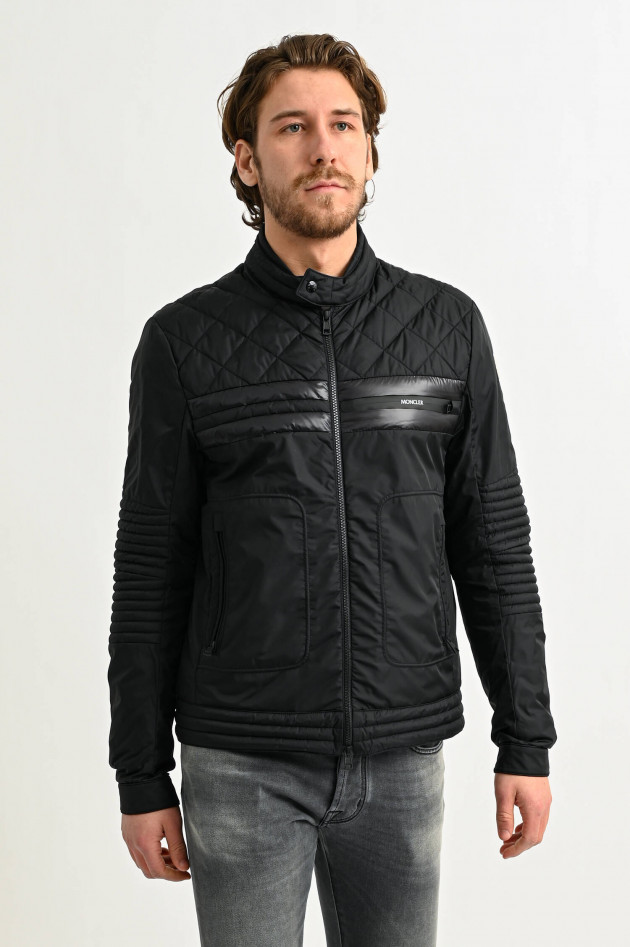 Moncler Steppjacke ATIU in Schwarz