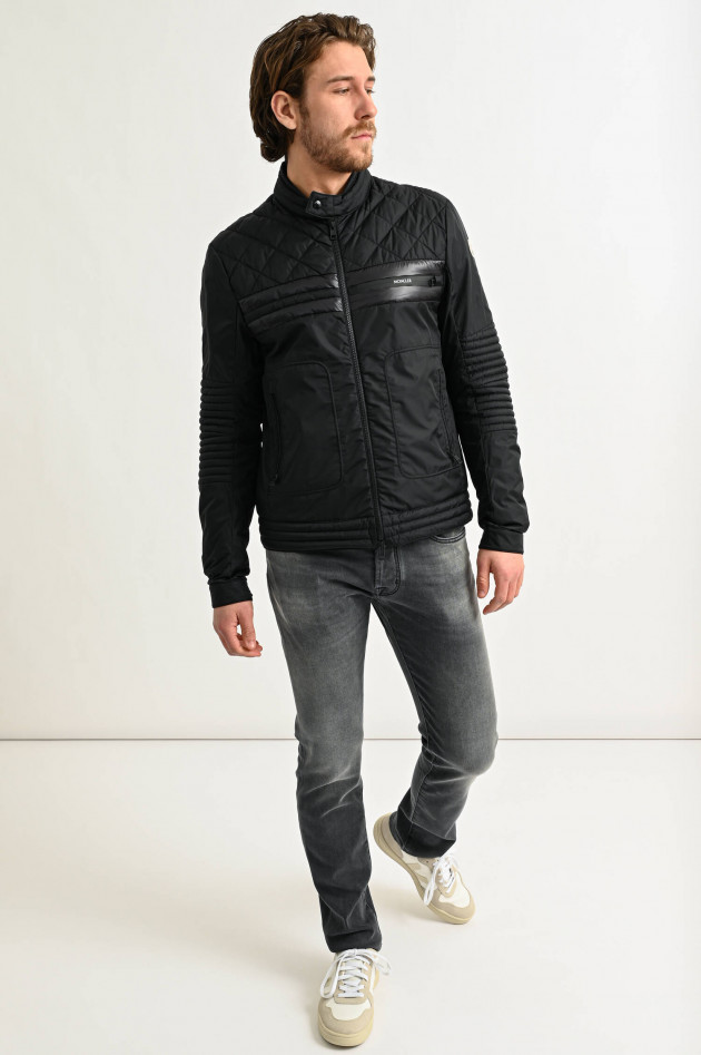 Moncler Steppjacke ATIU in Schwarz