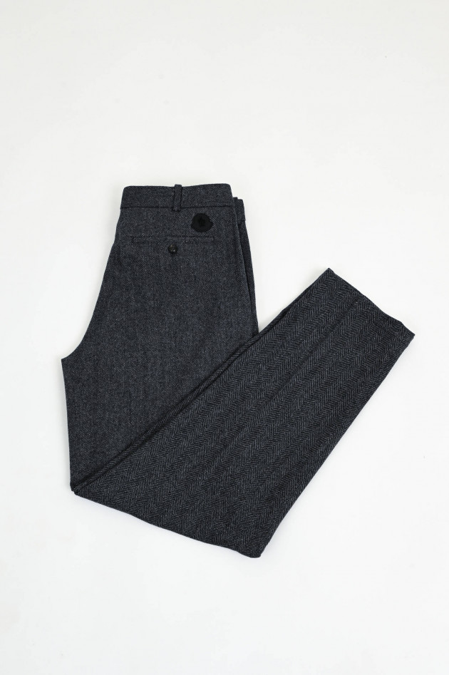 Moncler Hose mit Fischgrätenmuster in Grau