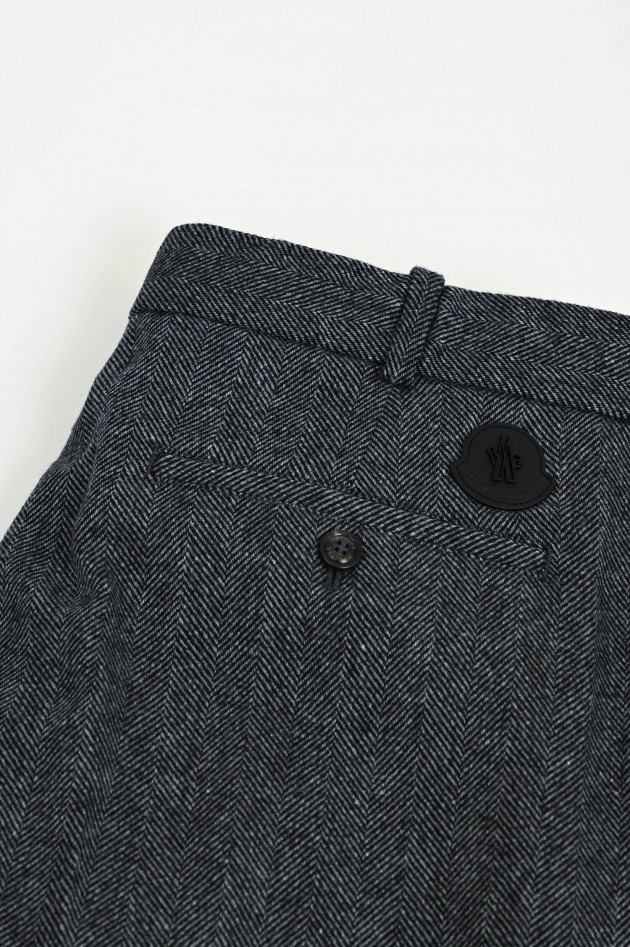 Moncler Hose mit Fischgrätenmuster in Grau