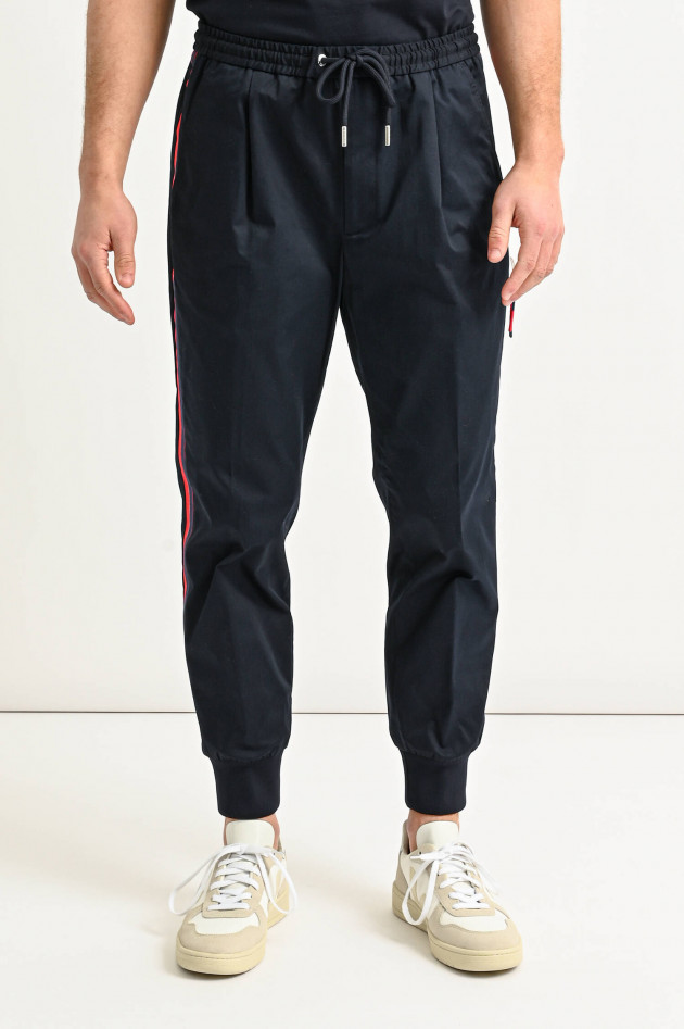 Moncler Hose mit ikonischen Streifen in Navy