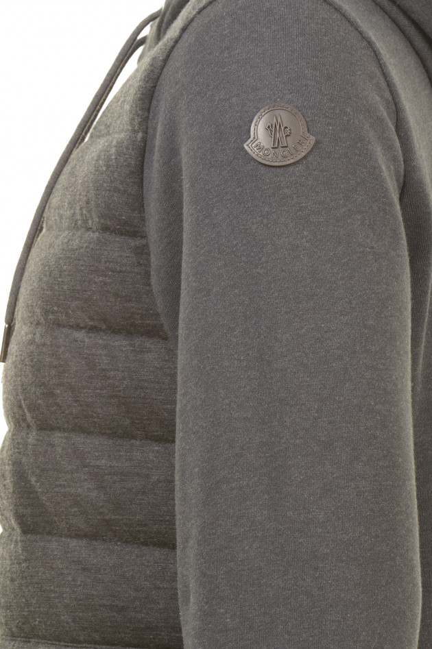 Moncler Daunenjacke mit Kapuze in Grau