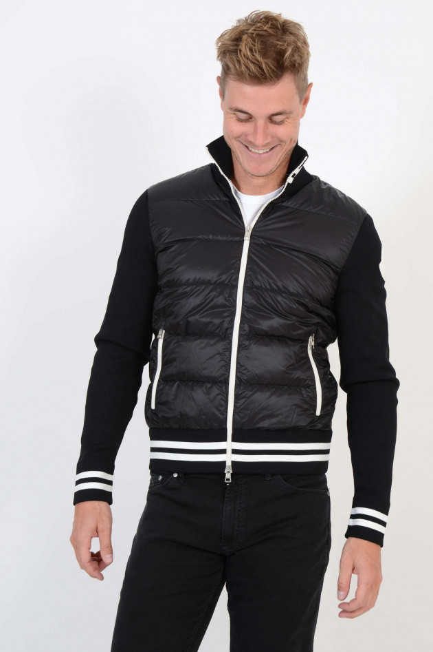 Moncler Jacke mit Vorderseite aus Daunenstepp in Schwarz