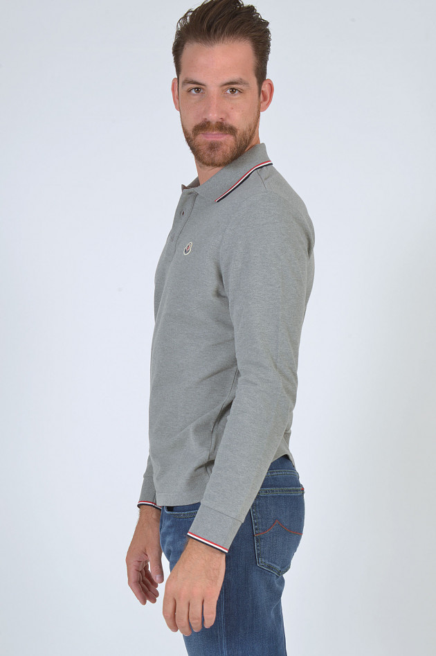 Moncler Poloshirt aus Baumwollpiqué in Hellgrau