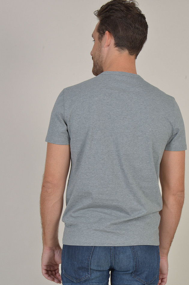 Moncler T-Shirt mit Logopatch in Grau