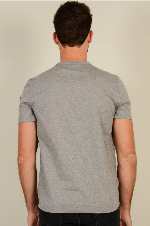 Moncler T-Shirt mit Schriftzug in Grau meliert