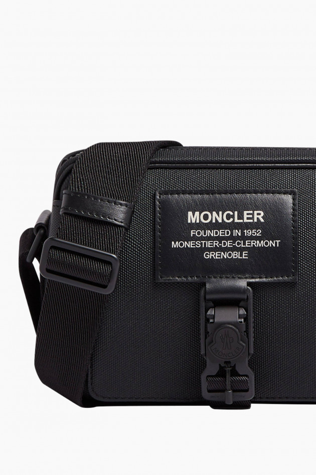 Moncler Cross Body Bag NAKOA in Schwarz